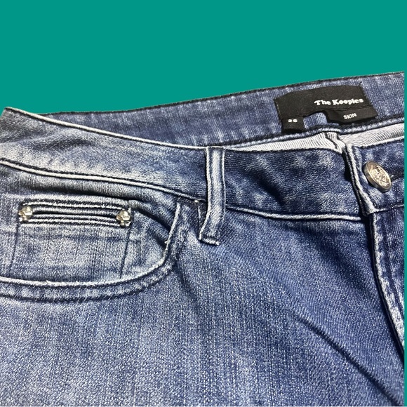 NWOT⭐️👖The Kooples low rise distressed skinny jeans. Size 26 (30” waist) - Picture 8 of 9